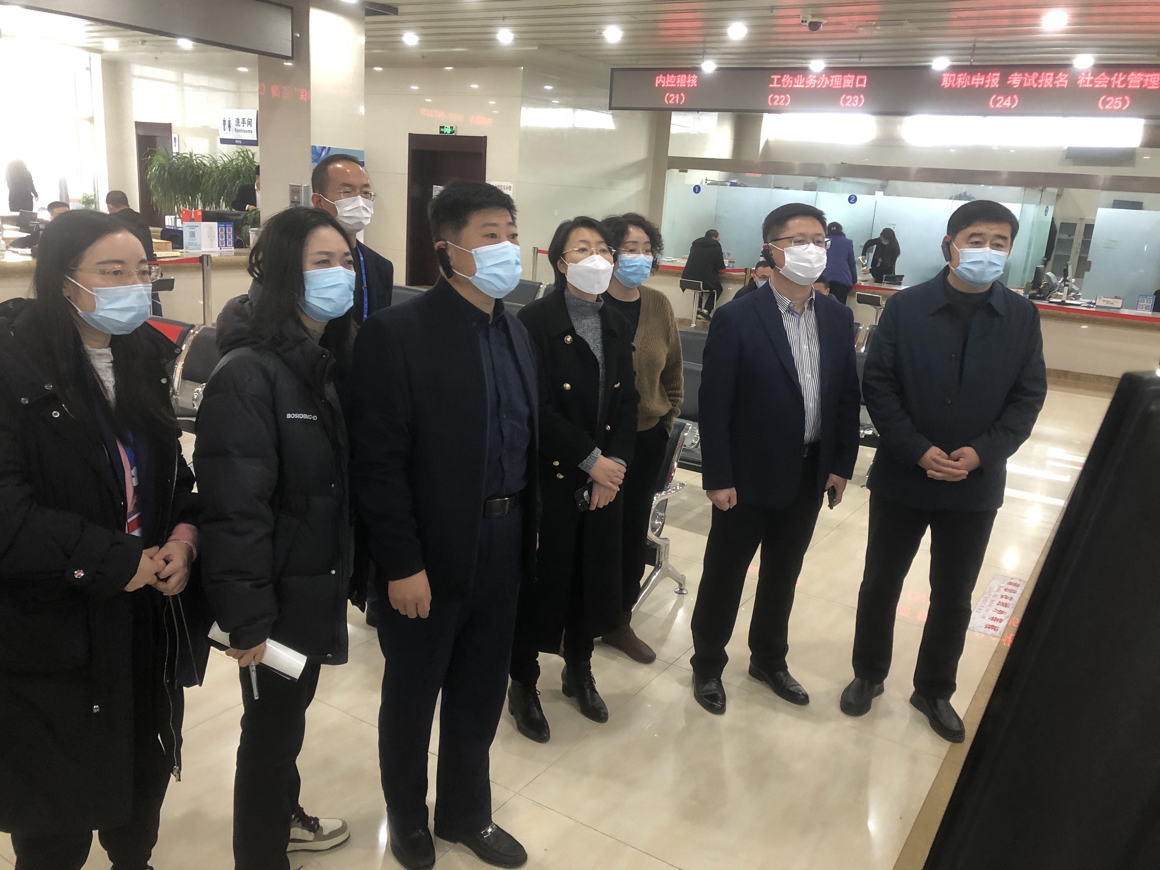 12月16日,市就业人才中心副主任朱衍辉一行5人赴文登区人社局开展调研